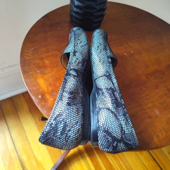 Array Freedom square toe snake slip on loafer - Picture 3 of 5